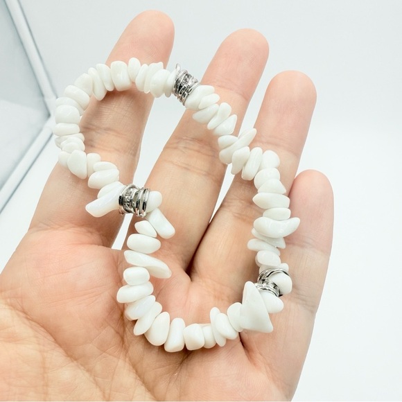 Kinsley Armelle Elegant White Quartz Beaded Bracelet - Picture 5 of 5